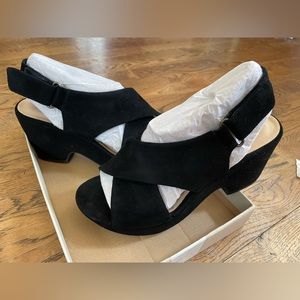 Clarks Maritsa Lara black suede size 7W wedge strap heeled sandal